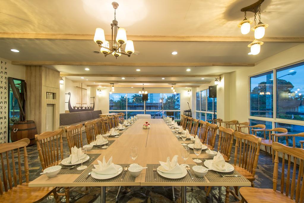 Prachuap Grand Hotel Prachuap Khiri Khan Bagian luar foto