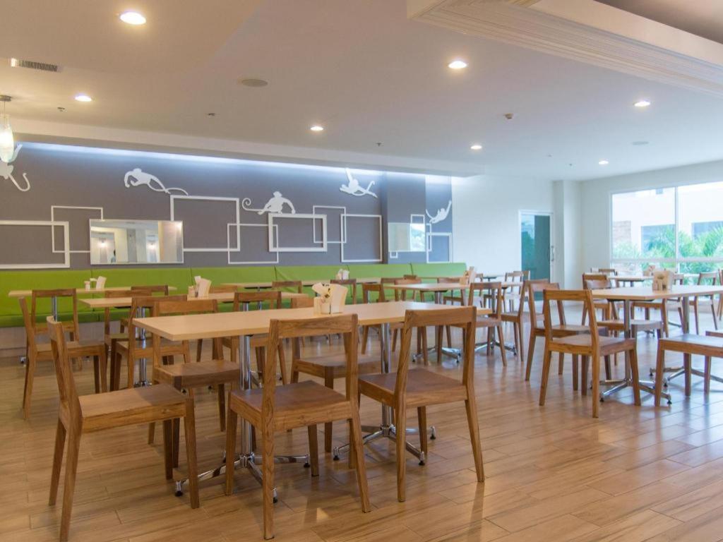 Prachuap Grand Hotel Prachuap Khiri Khan Bagian luar foto