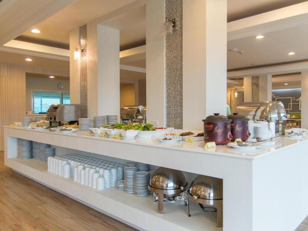 Prachuap Grand Hotel Prachuap Khiri Khan Bagian luar foto