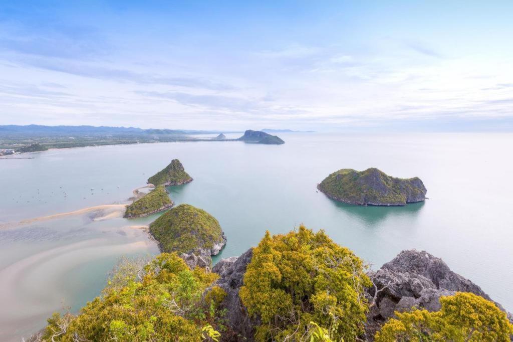 Prachuap Grand Hotel Prachuap Khiri Khan Bagian luar foto